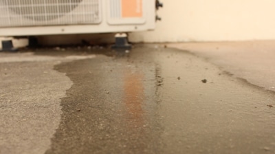 leaking air conditioner.2309141332550